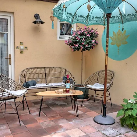 Lotus アパート *