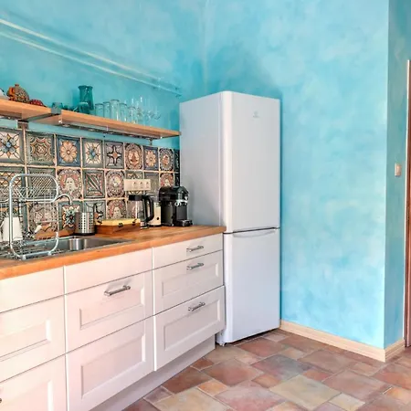 Lotus アパート *